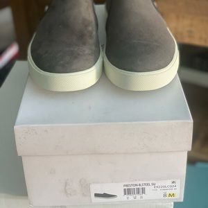 Unisex Vince Preston new inbox Grey suede, size 8 1/2. Slip on